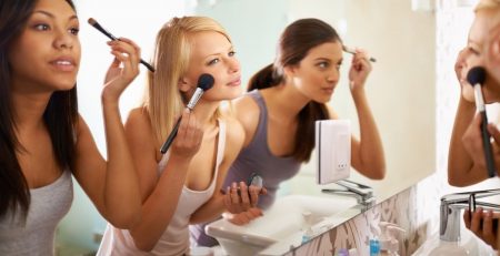 نکاتی که در انتخاب لوازم آرایشی و بهداشتی باید به آن توجه کنید-وبسایت ظروف